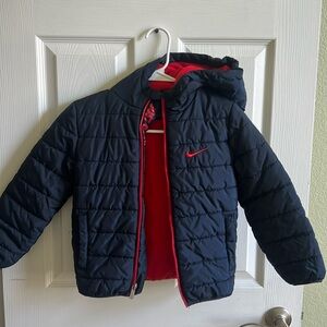 Boys size 7 Nike snow jacket